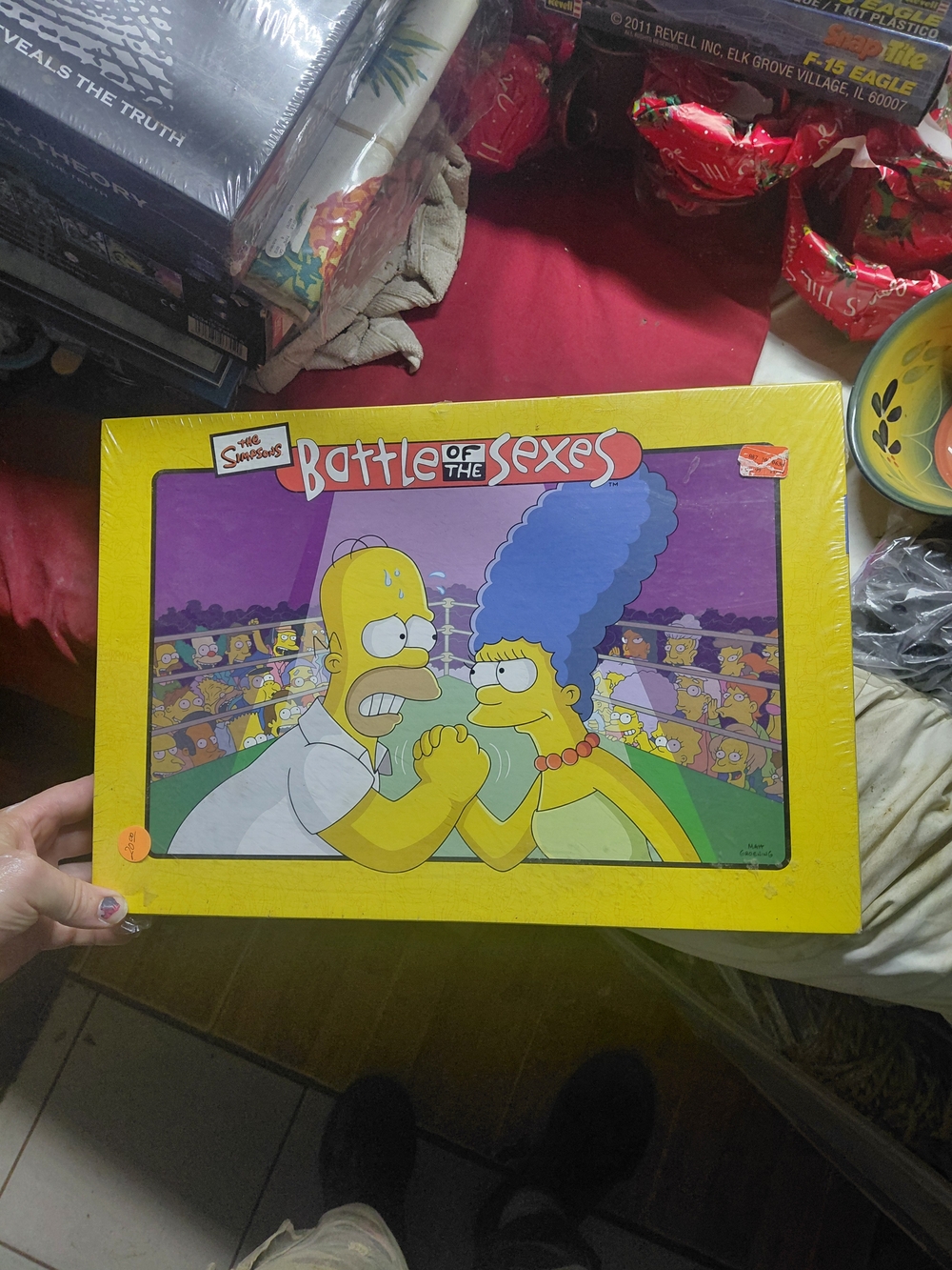 The Simpsons Battle of the Sexes Board Game - Yellow
